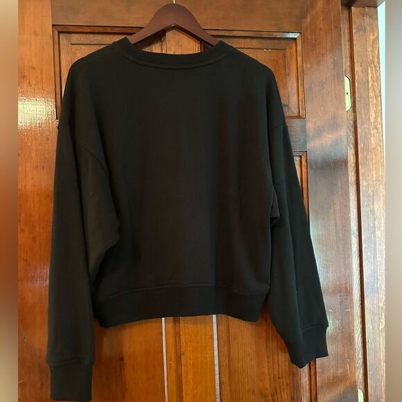 NWT Victoria’s Secret On Point Fleece Crewneck Size Large - Picture 4 of 4